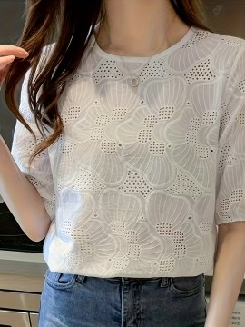 レディース ホワイト アイレット ブラウス - ラウンドネック、ハーフスリーブ、セミシアー 花柄パターン、洗濯機可、カジュアルシックスタイル
