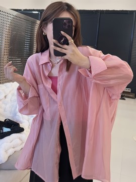 女性用のエレガントなピンク色のボタンフレンチカジュアルシャツジャケット - カジュアルでシックなスタイル、日焼け防止、軽量なアウター、春夏に最適、多用途のジャケット|ソフィスティケートなスタイル|オープンフロントジャケット