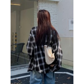 シックなヴィンテージ風ブラック＆ホワイトチェックシャツ（女性用）- カジュアルな長袖、ミドル丈ボタンディテール、洗濯機可