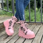 【日常履き】シックなピンクのプラットフォームウェッジアンクルブーツ（女性用）- フェイクカバーレースアップ、バックルストラップ、快適な生地裏地、耐久性のあるPUソール - カジュアルウェアに最適、カジュアルアンクルブーツ|バックルストラップのディテール|合成カバーブーツ、ハイヒールブーツ