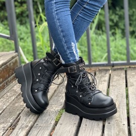 【日常履き】シックなピンクのプラットフォームウェッジアンクルブーツ（女性用）- フェイクカバーレースアップ、バックルストラップ、快適な生地裏地、耐久性のあるPUソール - カジュアルウェアに最適、カジュアルアンクルブーツ|バックルストラップのディテール|合成カバーブーツ、ハイヒールブーツ
