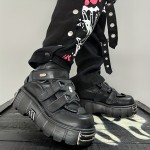 レディース ゴシック風プラットフォームブーツ、黒、メタリック装飾、秋冬